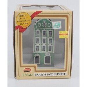 Model Power N Scale 2578 Podiatrist Lighted Structure NOS Box Great Cond